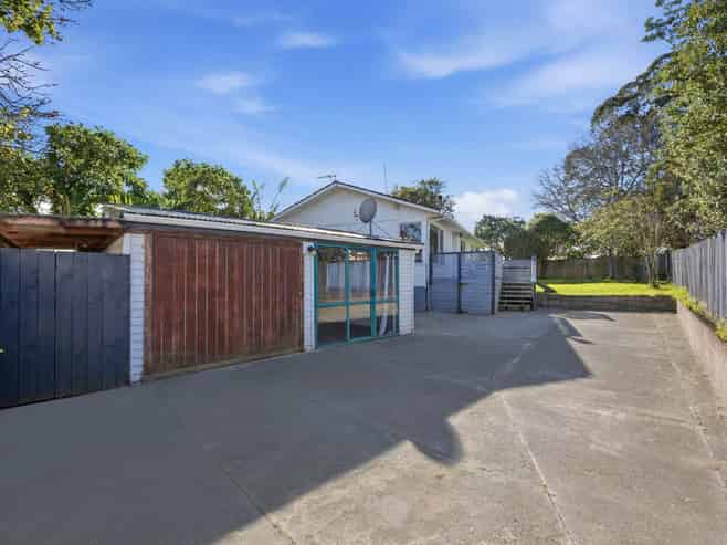 28 Kivell Close, Mangere East