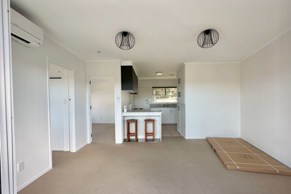 Elevated 2brm unit plus carport - Vista 5