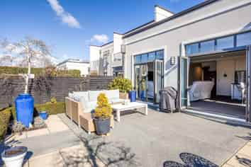58 Country Club Terrace, Northwood