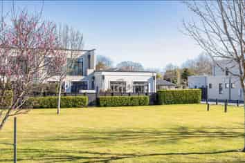 58 Country Club Terrace, Northwood