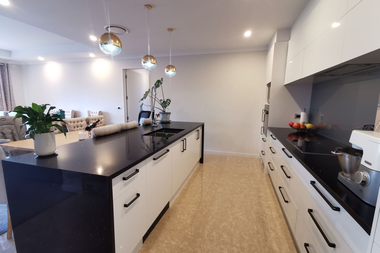 Wigram, 4 bedrooms - Więcej