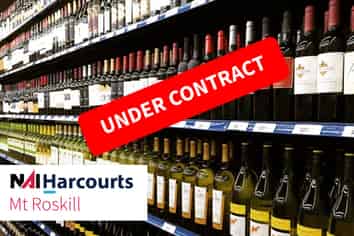 Major Brand + Independent Liquor Store - Prime North Island Tourist Destination 