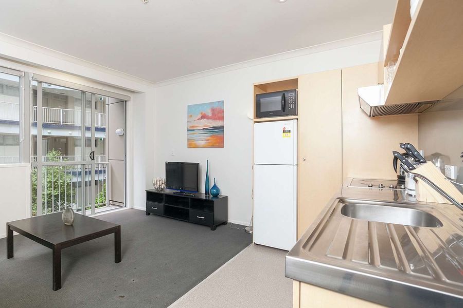Modern 1 Bedroom Apartment in The Ascent - Widok 6