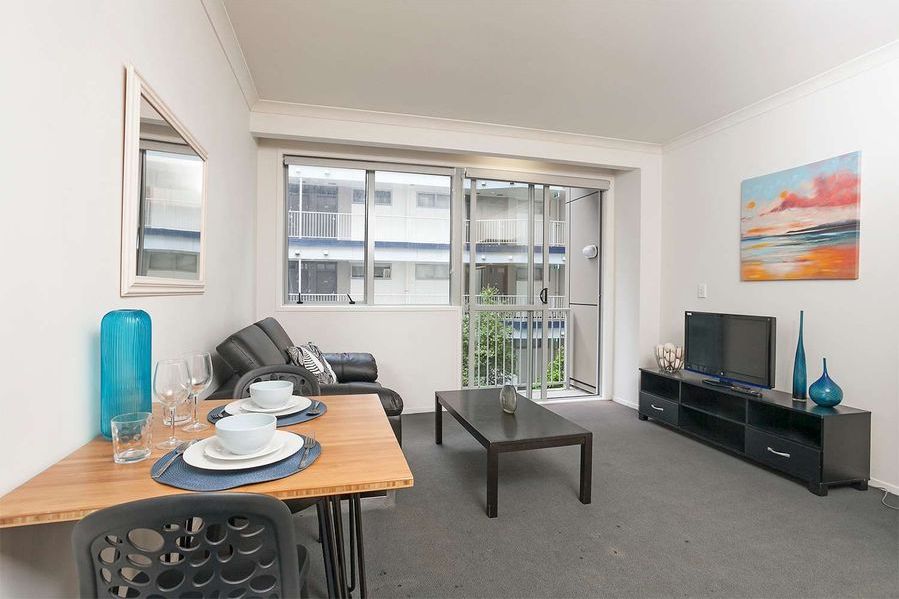 Modern 1 Bedroom Apartment in The Ascent - Widok 2