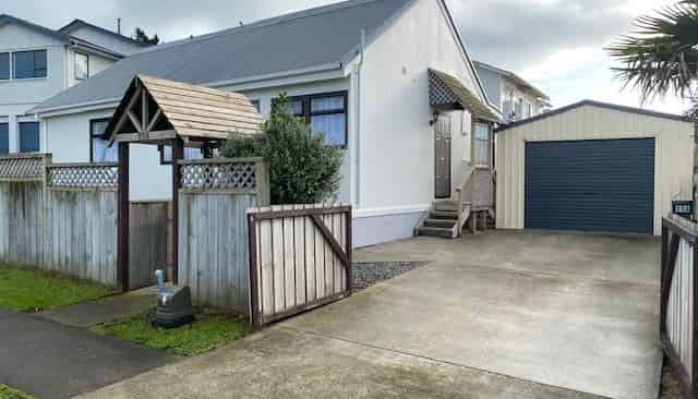 214 Puriri Street, Castlecliff