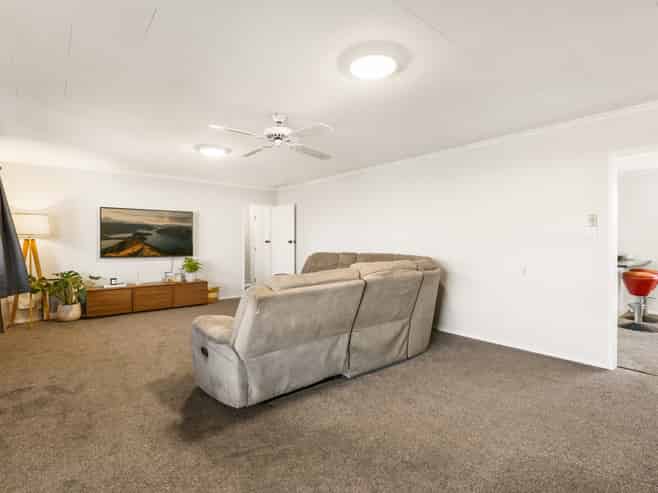 42A Brandon Street, Alexandra