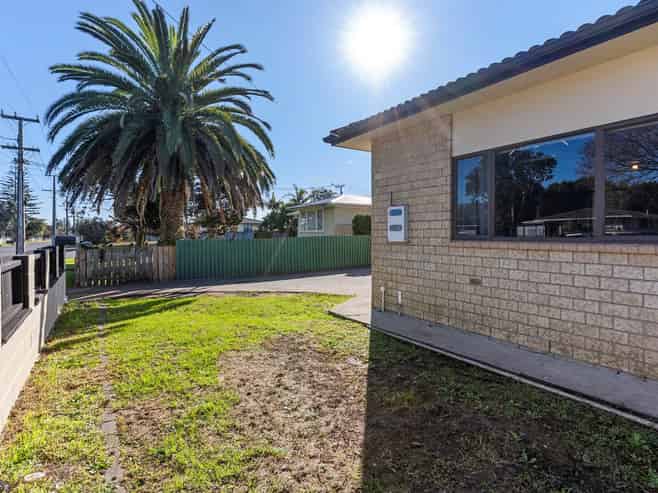196 Robertson Road, Mangere East