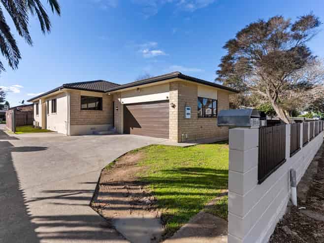 196 Robertson Road, Mangere East