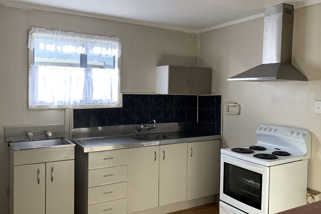 Rent includes Power & Water - Vista 2