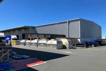 Modern, Clear Span, Airport Based Warehouse