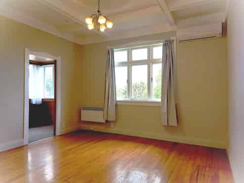 556 New North Road, Kingsland