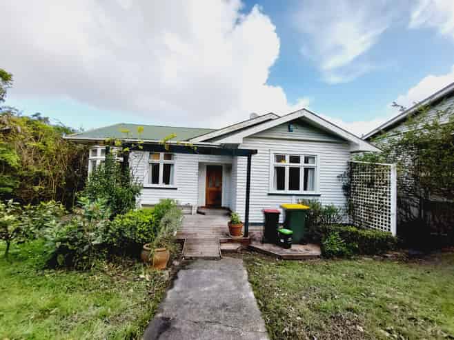 556 New North Road, Kingsland