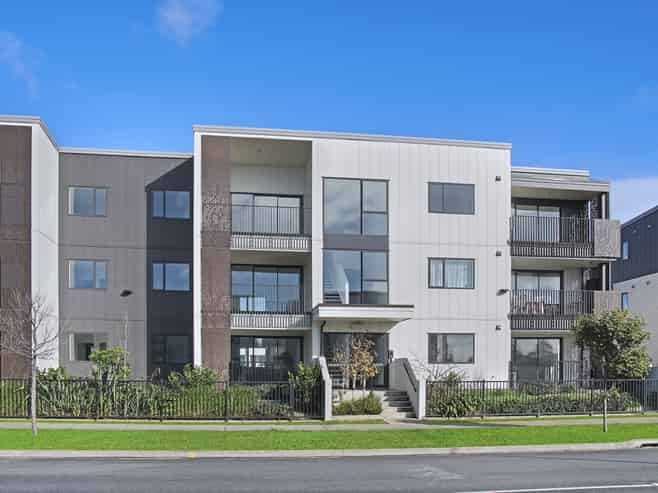 1/4 Ara Kataraina, Mangere
