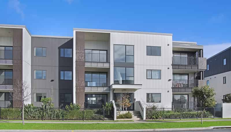 1/4 Ara Kataraina, Mangere