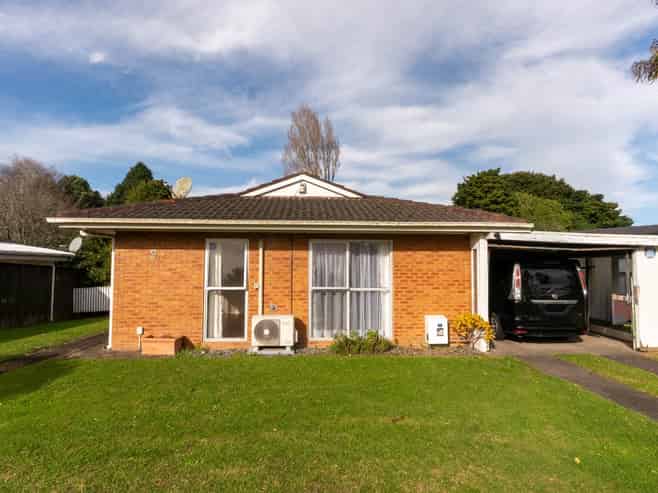 9 Chibnall Place, Conifer Grove