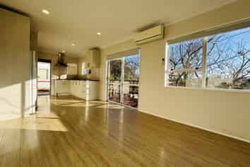 15A Lyford Crescent, Sunnynook