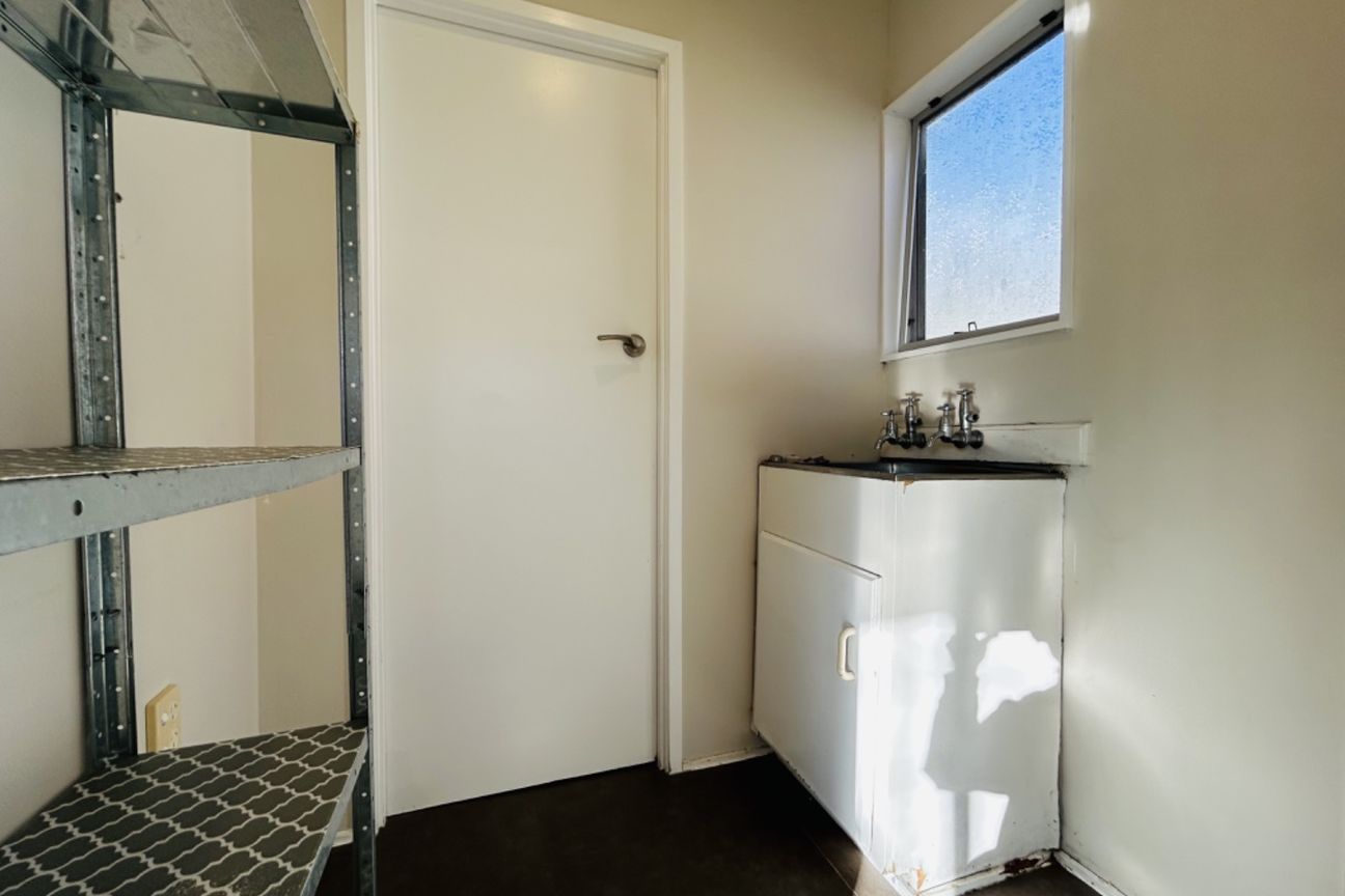 Sunny & Secure Family Home in the Heart of Sunnynook - Altro
