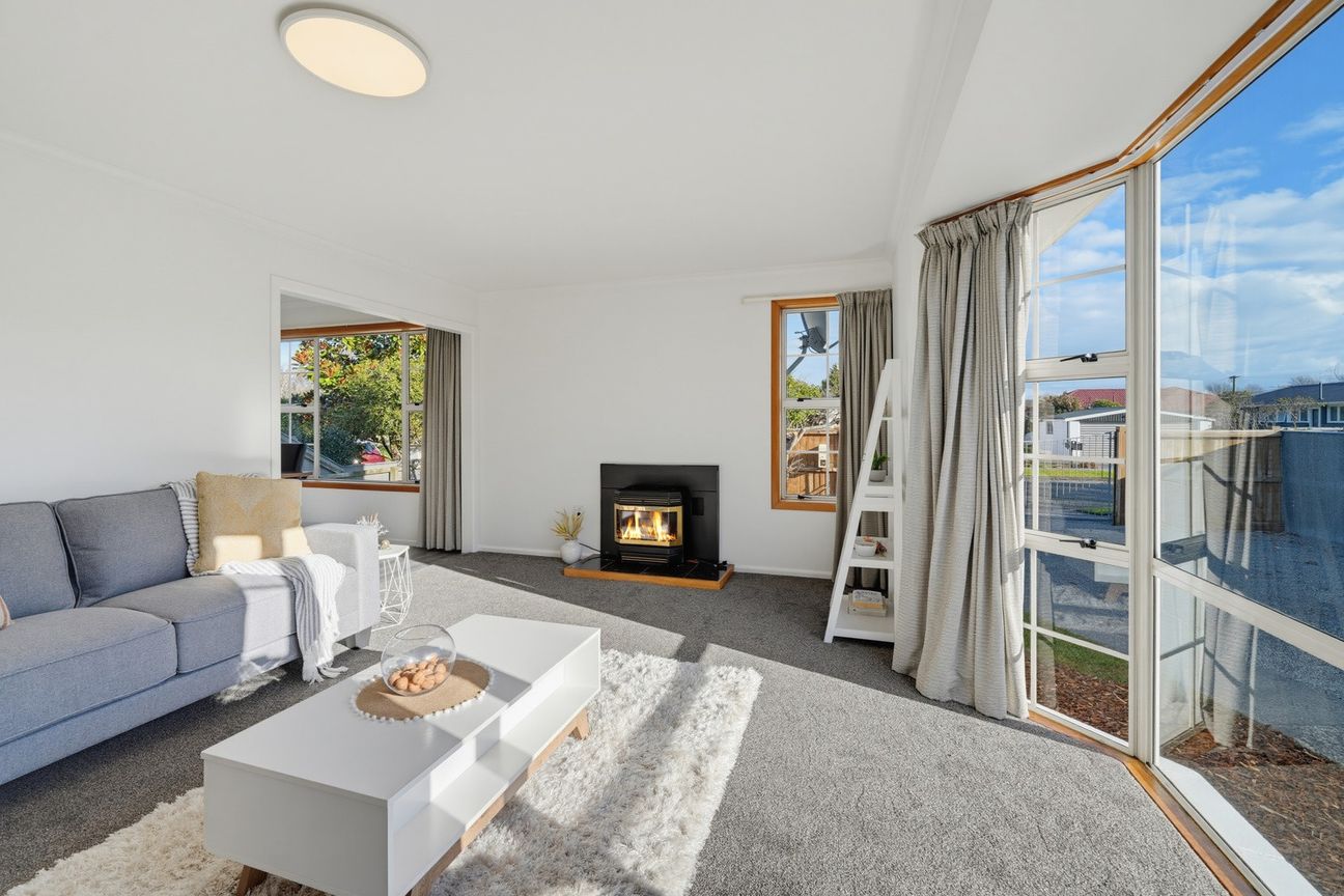 Private, Sun-Filled & Move-In Ready - Widok 3