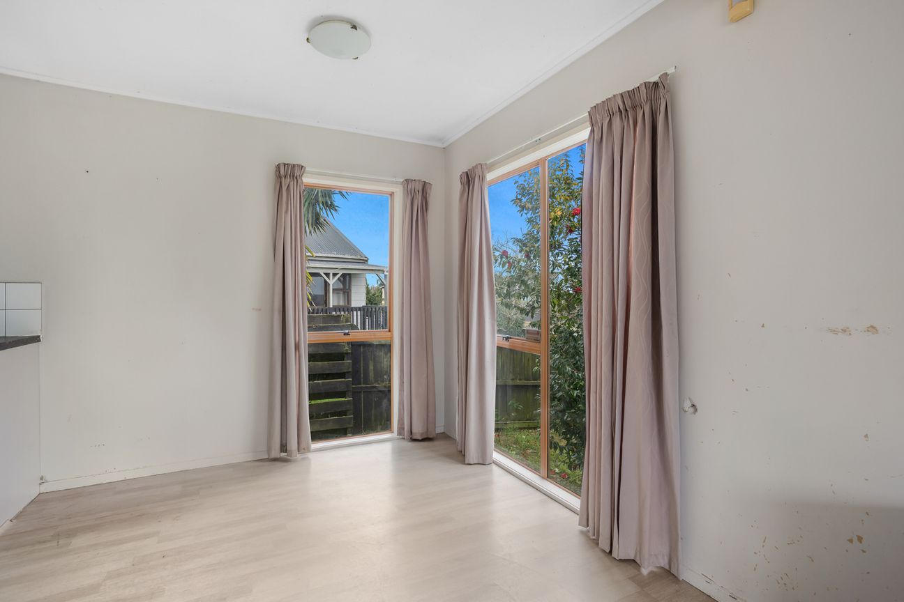 Renovators Jackpot on 609 m² Land – další