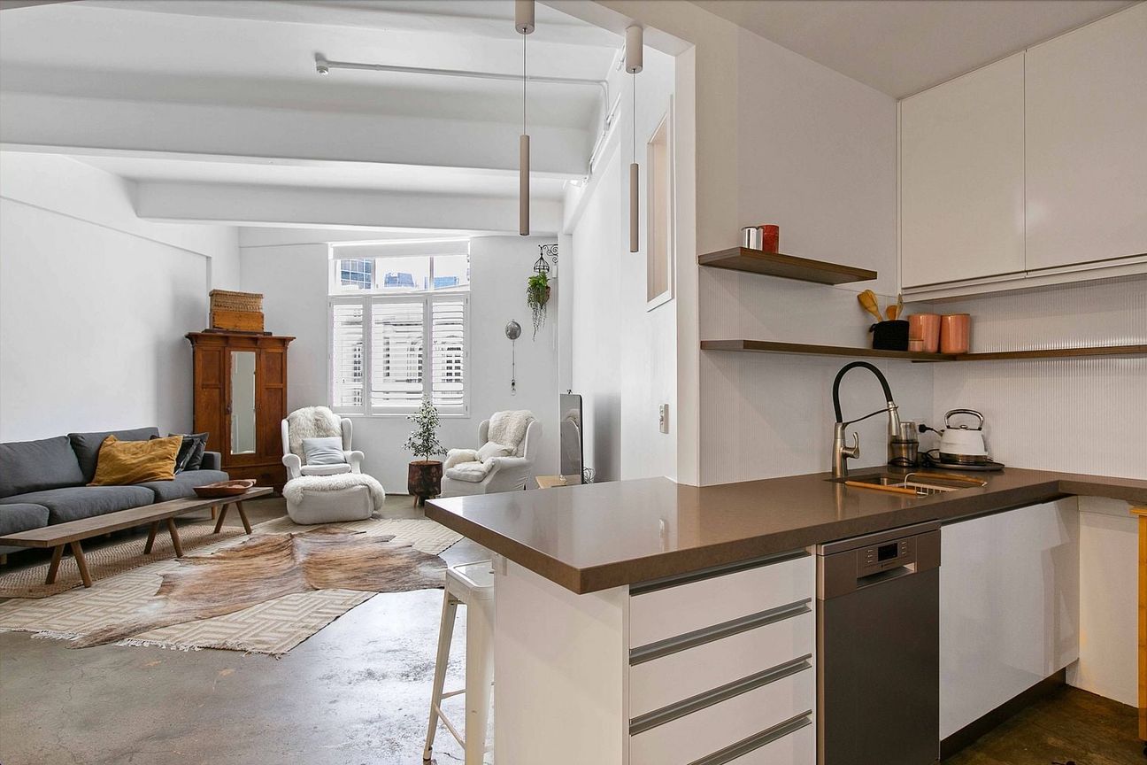Central City 2BR Gem -  Furnished, sunny & cosy ! - Meer