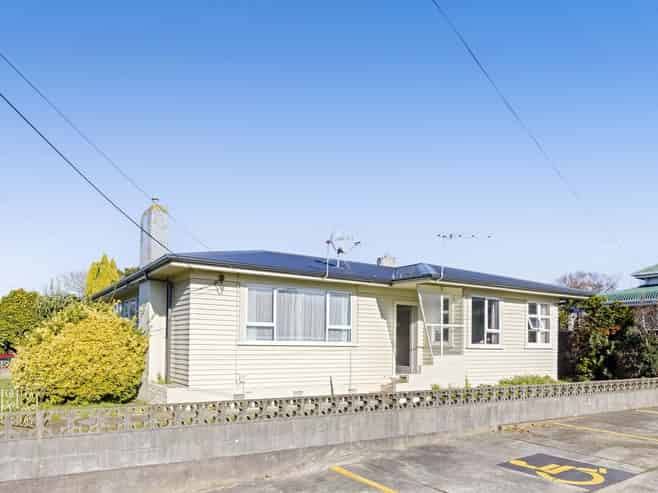 61 Collins Street, Hawera