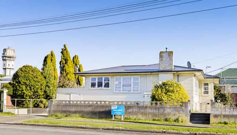 61 Collins Street, Hawera