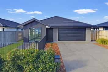 38 Crossley Avenue, Woodend