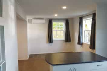 24A Thurleigh Grove, Karori