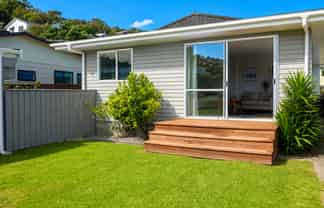 6 Cluny Road, Plimmerton