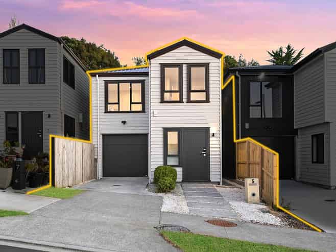 5 Puhakehake Place, Flat Bush