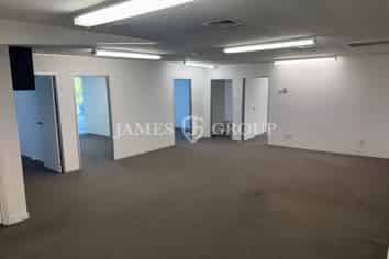 QUALITY OFFICE ON THE EDGE OF THE 1050 PRECINCT