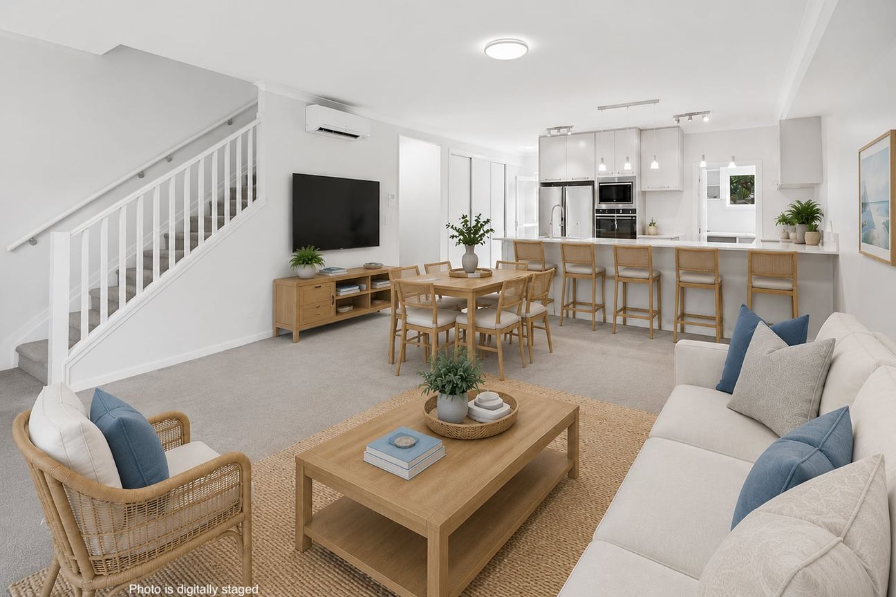 Ready Now - Freehold Home Kensington Park - Vista 2