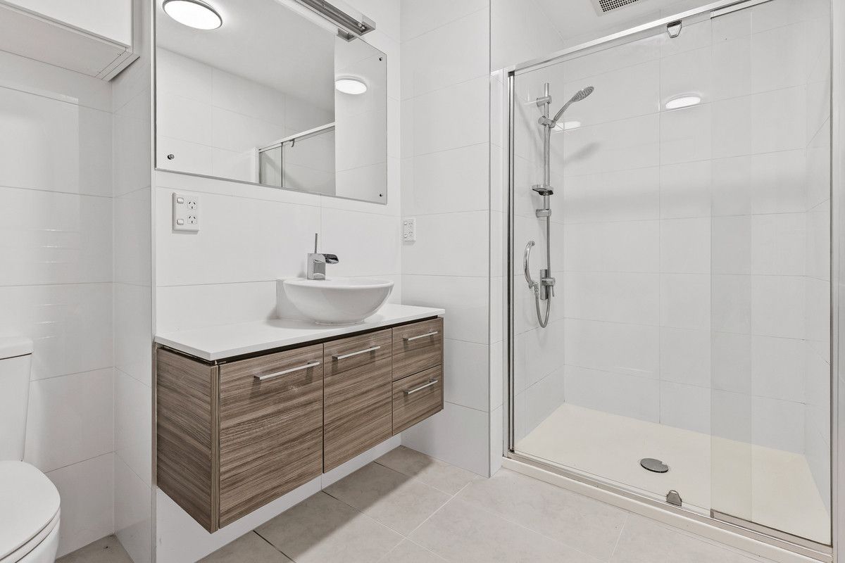 Ready Now - Freehold Home Kensington Park - Vista 4