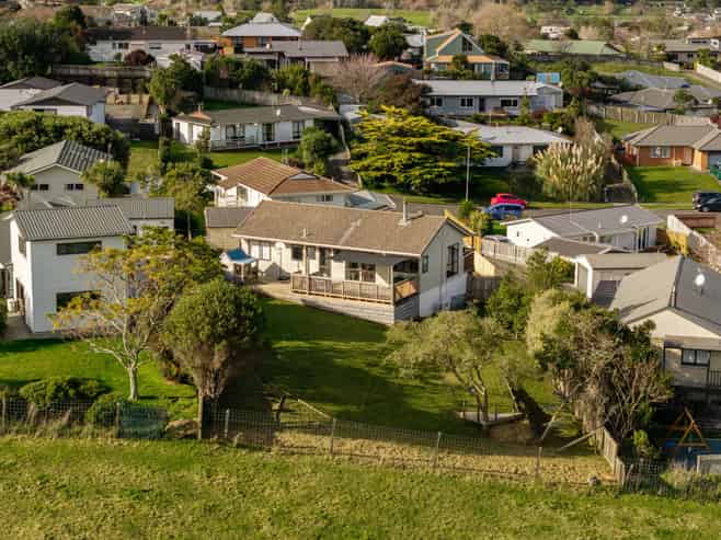 83 Fraser Drive, Feilding