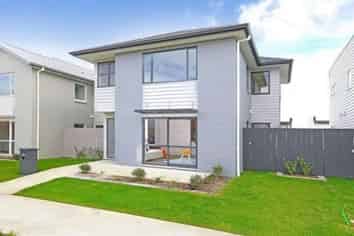 30 Hollowout Street, Takanini