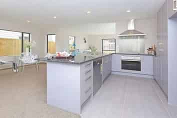 30 Hollowout Street, Takanini
