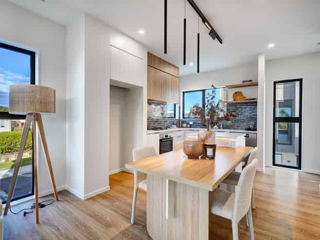 14&16 Woodford Ave, Henderson