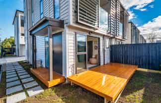 14&16 Woodford Ave, Henderson