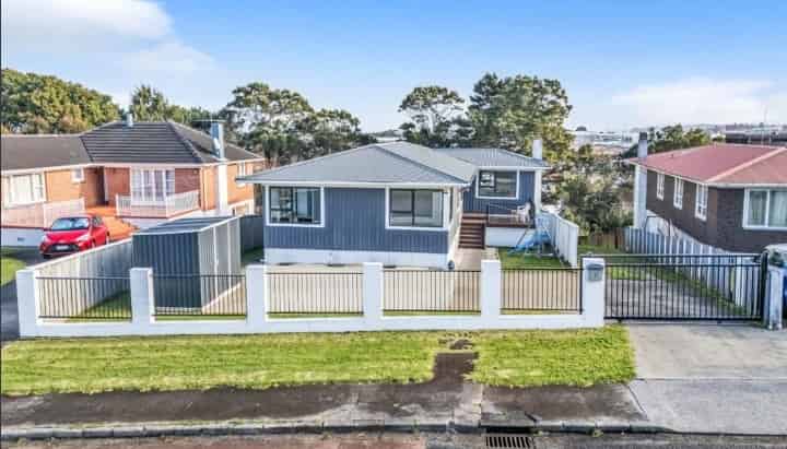 12 Portman Road, Mount Wellington