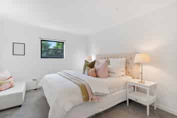 64a St Andrews Road, Epsom