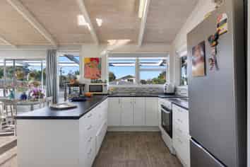 50 Bays Road, Orere Point