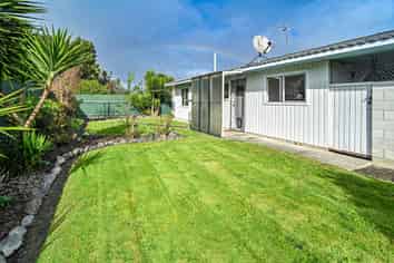 4/902 Clive Street, Akina