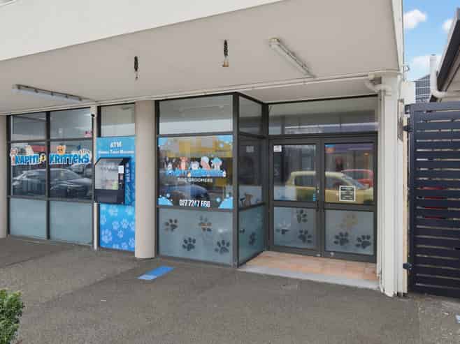 Beachside commercial investment – long-term tenant