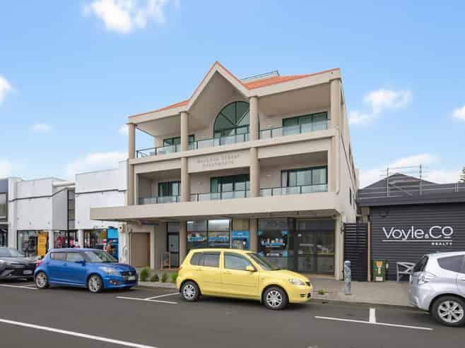 Beachside commercial investment – long-term tenant