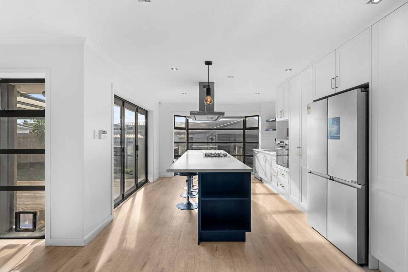 Sun, Space & Standout Kitchen Living - Widok 4
