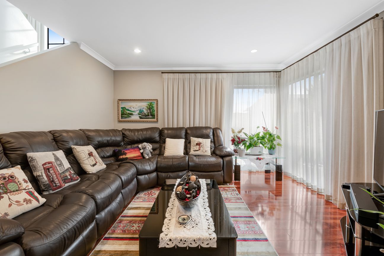 Cavity-Built Home with Family Appeal! – pohled 5
