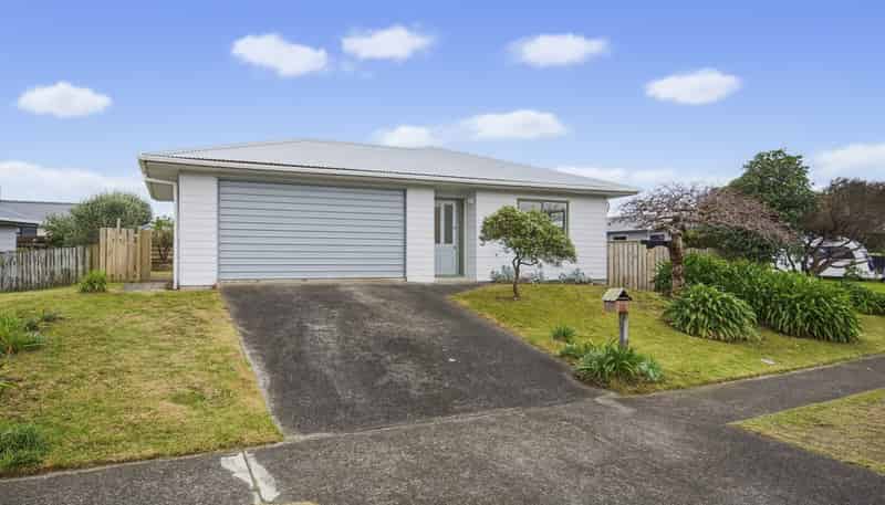 27 Rutherford Drive, Waikanae Beach