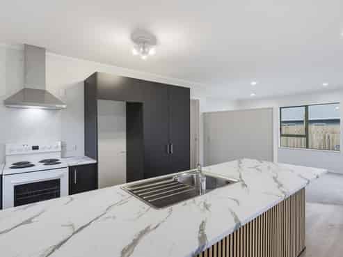 27 Rutherford Drive, Waikanae Beach
