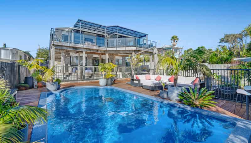 1418 Whangaparaoa Road, Army Bay