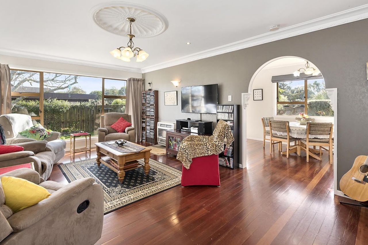 Family Home in Prestigious Queenwood Location - Ansicht 4